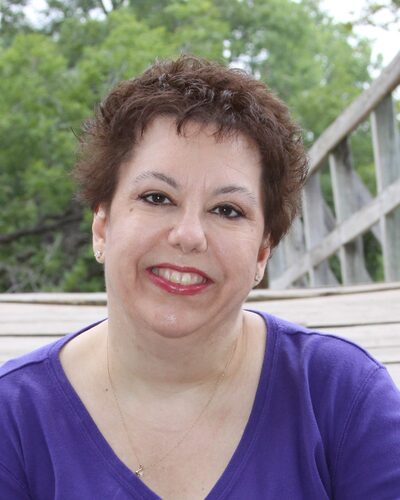 Terri Davis Headshot